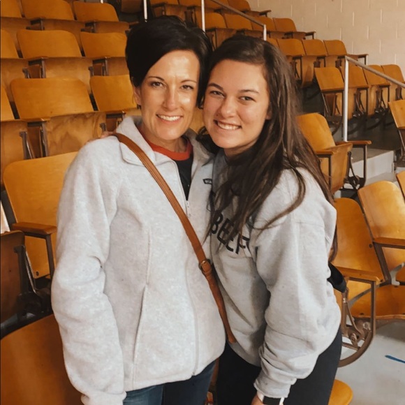 Meet your Posher, Ava - Picture 1 of 1